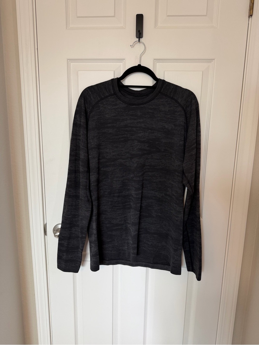 Lululemon Men's Long Sleeve, L
